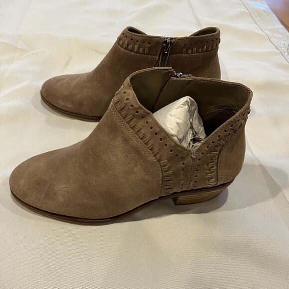 Vince Camuto Booties Womens Size 6W Tuscan Taupe Suede Parrla Cutout Ankle Boots - Picture 8 of 13